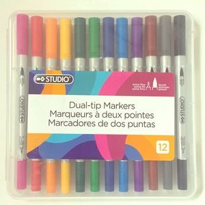 Dual tipped markers